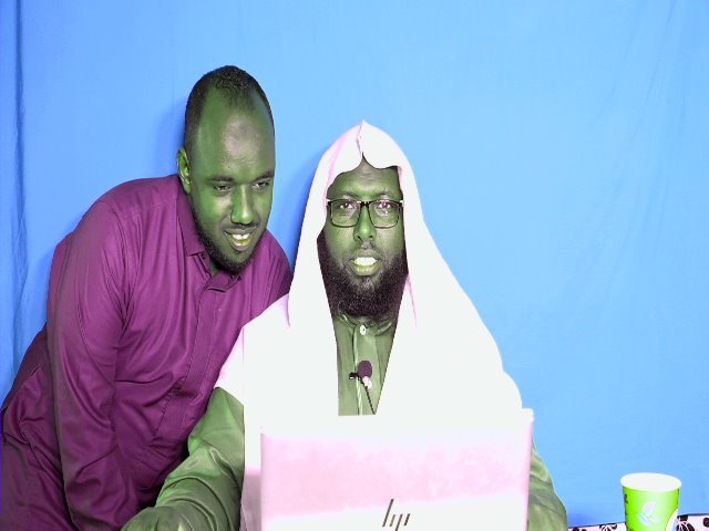 بعض طلاب المعهد 